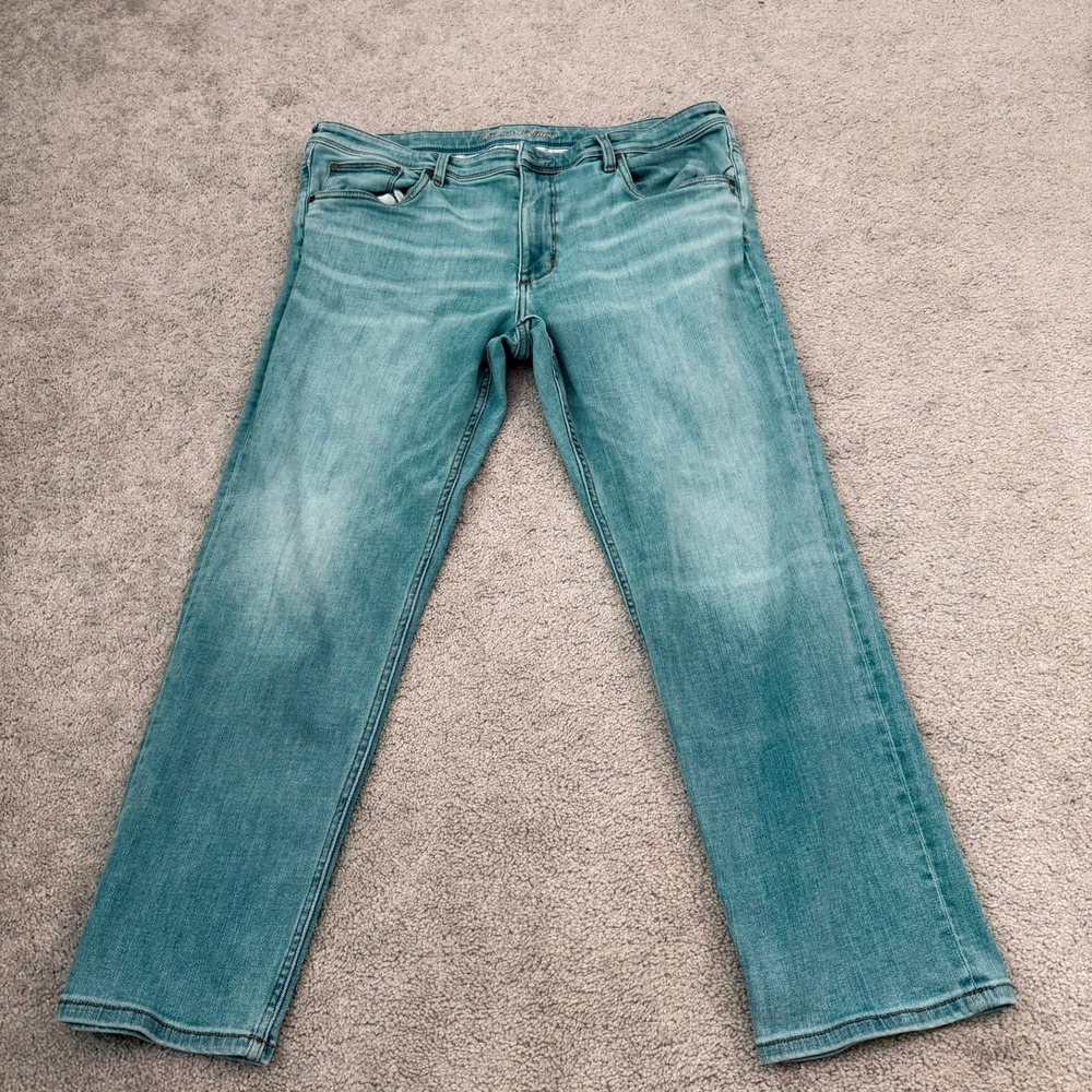Tommy Bahama Jeans Mens 38x30 Light Wash Blue Excellent Straight Leg Stretch